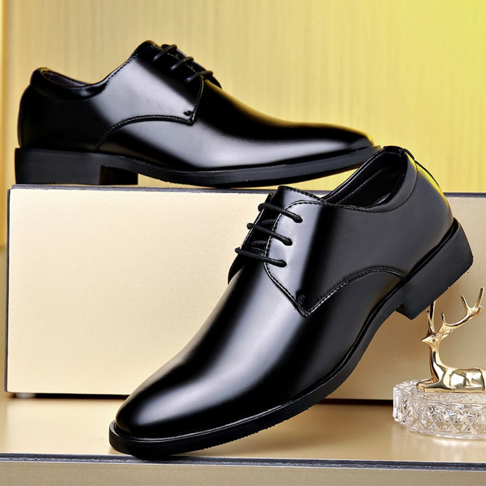 Chaussures En Cuir Formelles Hommes Britannique Noir Bout Pointu Tendance Affaires Décontractées Fond Souple Surface Pour